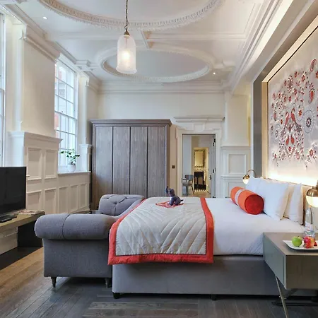 The Lalit 5*