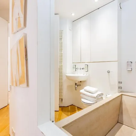 Oxford Circus Designer Apartment
