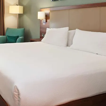 Hilton Garden London Heathrow Airport 4*