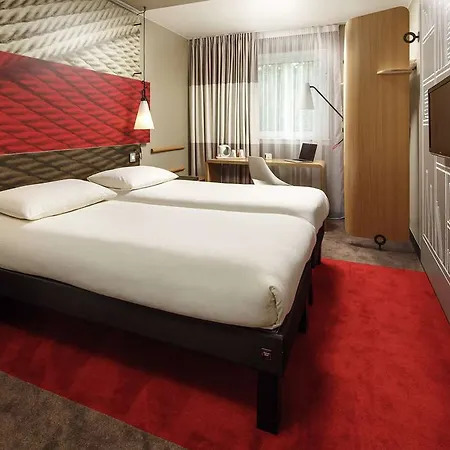 Ibis Stratford Hotel 3*
