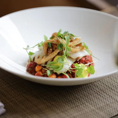The Athenaeum & Residences 5*