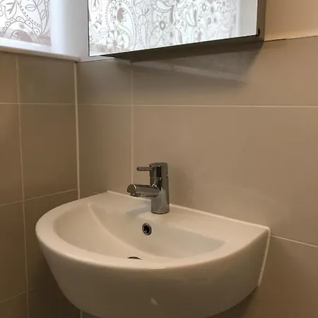 Stylish Notting Hill Gate Flat London