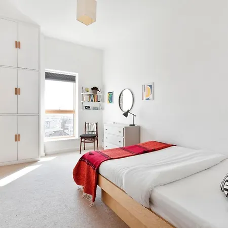 Stunning 2-bed Flat W/balcony In Dalston