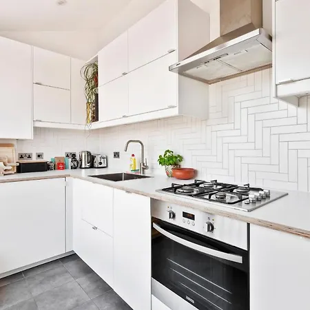 Stunning 2-bed Flat W/balcony In Dalston Apartment London