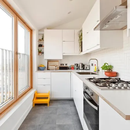 Stunning 2-bed Flat W/balcony In Dalston Apartment