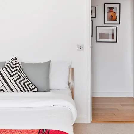Stunning 2-bed Flat W/balcony In Dalston *