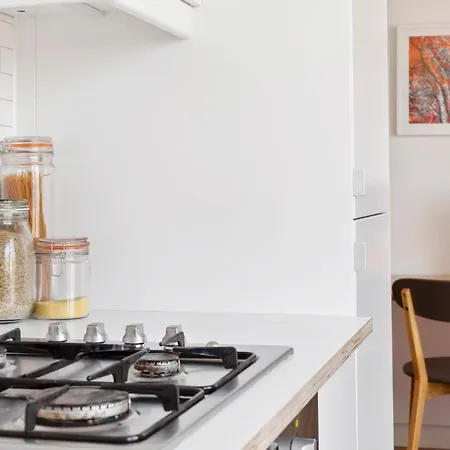 Apartment Stunning 2-bed Flat W/balcony In Dalston