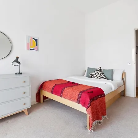 Stunning 2-bed Flat W/balcony In Dalston Apartment