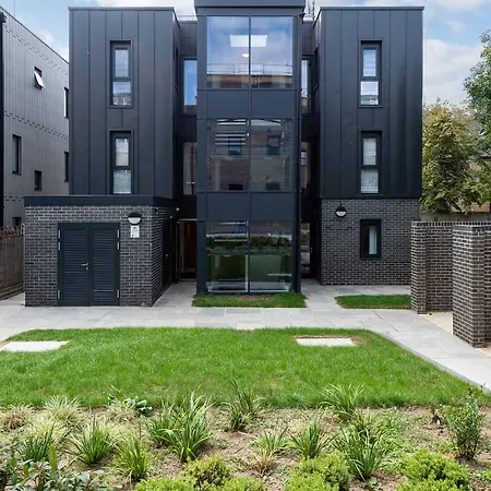 Aparthotel Queen's Drive Londra