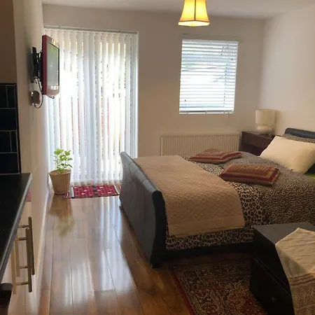 Eltham Flat * London