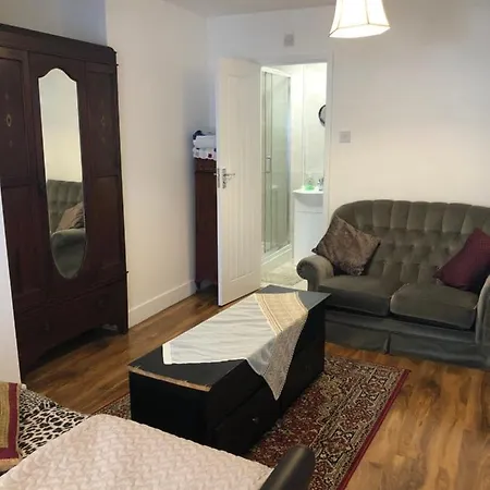 Eltham Flat Apartment