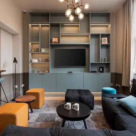 Queen's Drive Aparthotel Londra