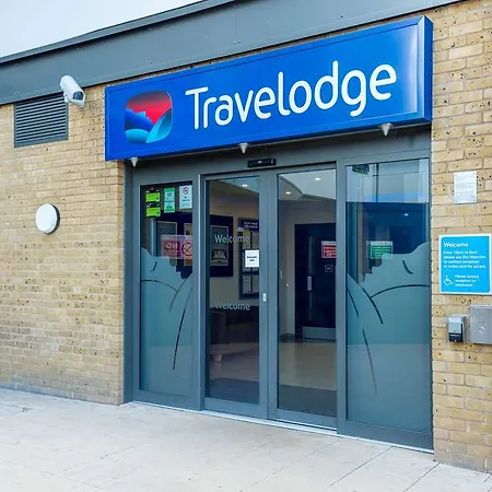 Travelodge London 3* Enfield