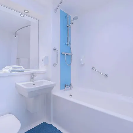 Travelodge Greenwich High Road 3*