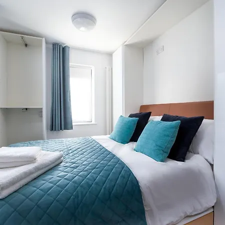 Queen's Drive Aparthotel Londra