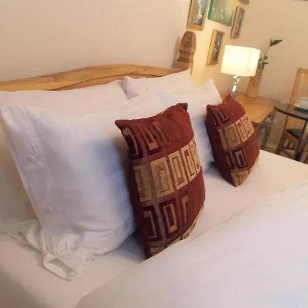 Séjour chez l'habitant Double With Private Bathroom In Flat Centre *
