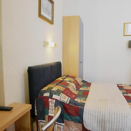 Upper Berkeley Hotel Szálloda London