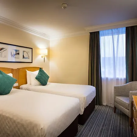 Thistle London Heathrow Terminal 5 Hotel 3*