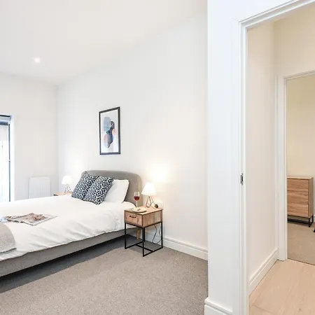 Tariro House London