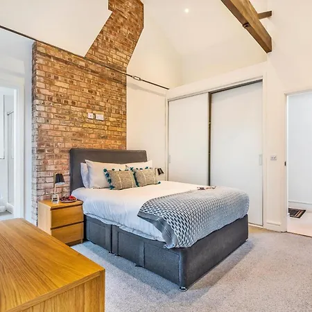 Tariro House * London