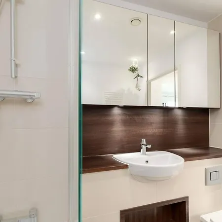 Joivy Lovely Flat With Terrace In Southeast شقة لندن