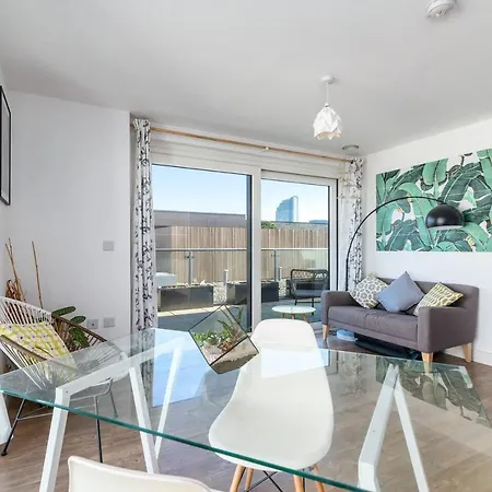 شقة Joivy Lovely Flat With Terrace In Southeast لندن