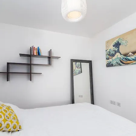 شقة Joivy Lovely Flat With Terrace In Southeast لندن