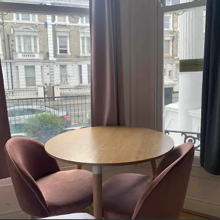 Holland Rd Service Studio London