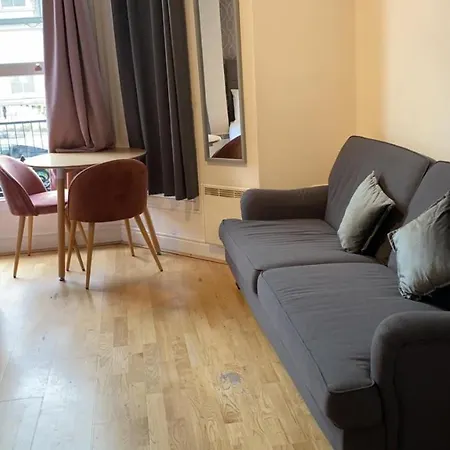 Aparthotel Holland Rd Service Studio London
