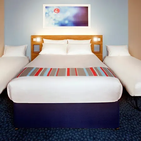 Travelodge London Kingston Upon Thames 3*