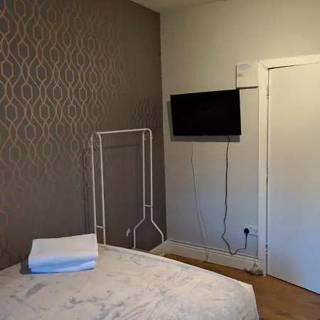 Holland Rd Service Studio * London