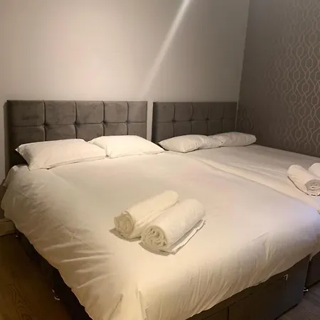 Holland Rd Service Studio Aparthotel London