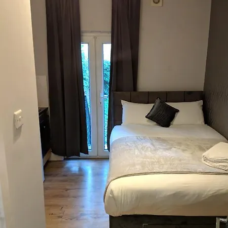 Aparthotel Holland Rd Service Studio