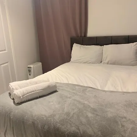 Holland Rd Service Studio Aparthotel