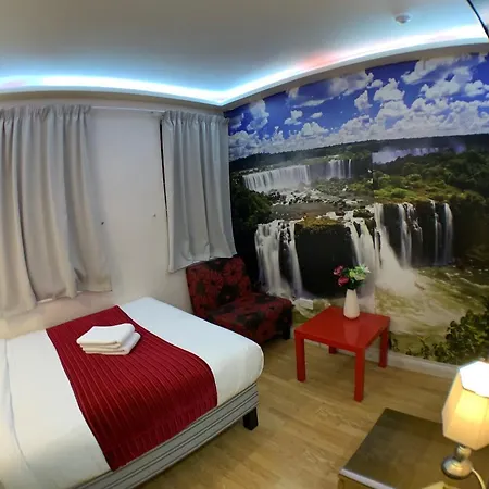 Barking Hotel