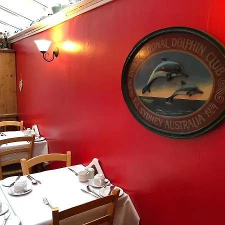 Cross Bed & Breakfast Purley