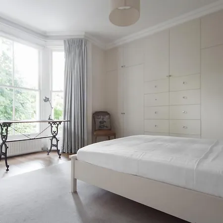 Cathcart Road Iv By Onefinestay Apartment
