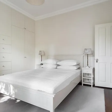 Cathcart Road Iv By Onefinestay London