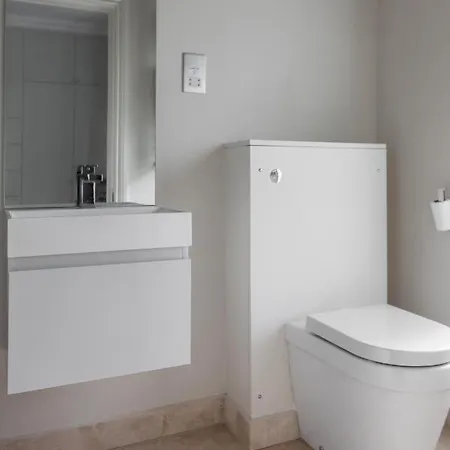 Cathcart Road Iv By Onefinestay * London