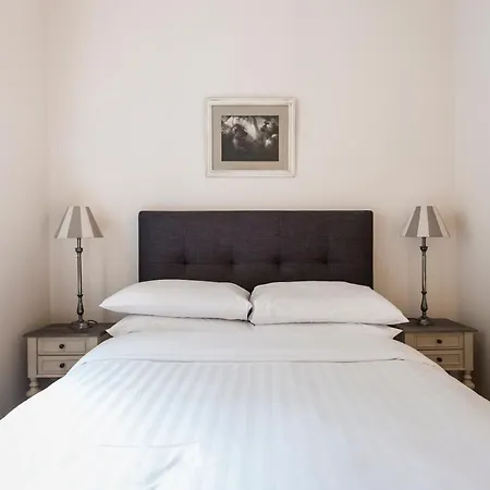 Cathcart Road Iv By Onefinestay *