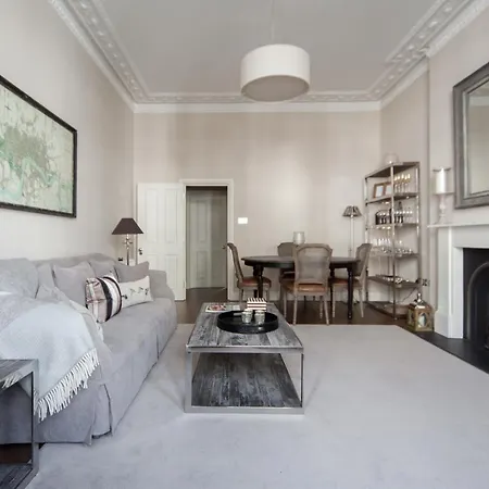 Cathcart Road Iv By Onefinestay London