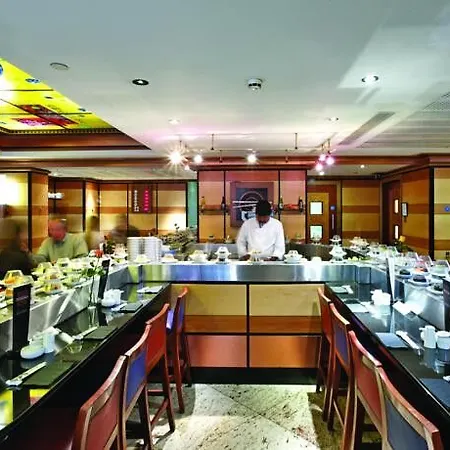 Hotel Leonardo Royal City 4*