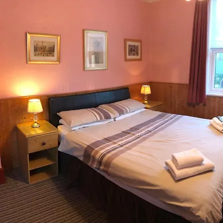 Bed & Breakfast Cross *