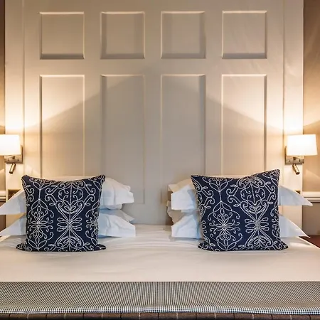 11 Cadogan Gardens And The By Iconic Luxury Hotel