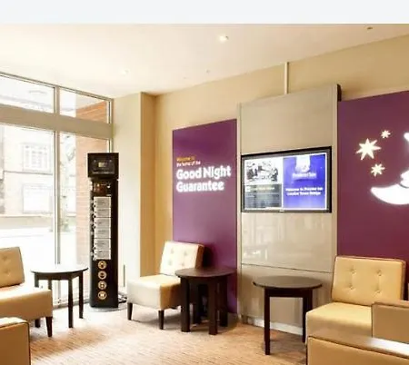 Premier Tower Bridge 런던