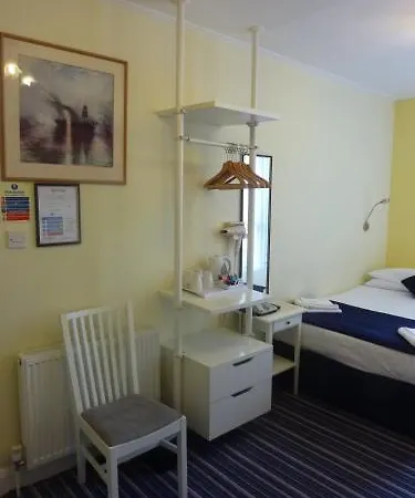 Manor Hotel