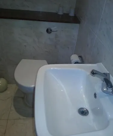Manor Hotel 2*