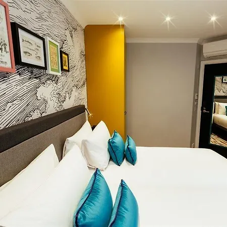 Oliver Plaza 4* London