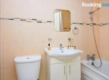 35 Swinton Street 3* London