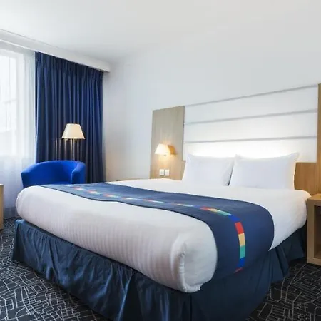 Hotel Radisson And Conference Centre London Heathrow 4*